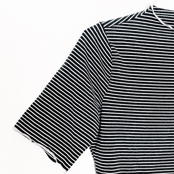 Elbow Sleeve Striped Top - Picture 4 of 5